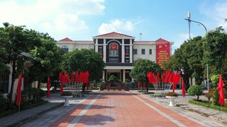 Tặng Bằng khen của Chủ tịch UBND Thành phố cho 06 cá nhân thuộc xã Phúc Thịnh