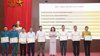 Xã Chuyên Mỹ: Khen thưởng nhiều tập thể, cá nhân có thành tích xuất sắc trong công tác tuyển, gọi công dân nhập ngũ