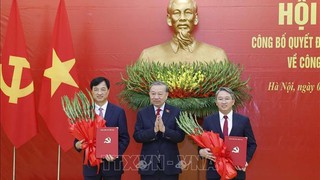 Trao quyết định bổ nhiệm Trưởng ban Tổ chức Trung ương và Chánh Văn phòng Trung ương Đảng