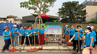 Phụ nữ Thủ đô ra quân Ngày cuối tuần xanh, chào mừng Đại hội MTTQ Việt Nam XI