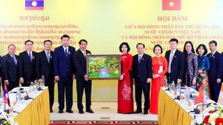 Hội đàm, trao đổi kinh nghiệm hoạt động cơ quan dân cử giữa Thủ đô Hà Nội và Thủ đô Viêng Chăn