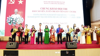 Chung khảo Hội thi Báo cáo viên, tuyên truyền viên giỏi phường Hà Đông