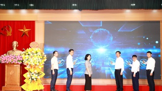 Phường Xuân Phương ra mắt mô hình truyền thông trực tuyến hỗ trợ giải đáp thủ tục hành chính