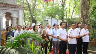 Phường Hoàn Kiếm dâng hương tưởng niệm 598 năm ngày Vua Lê Thái Tổ đăng quang