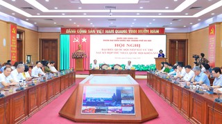 Đồng chí Phùng Thị Hồng Hà tiếp xúc cử tri sau kỳ họp thứ nhất, Quốc hội khóa XVI