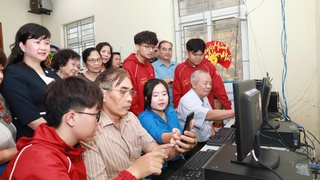 Phường Bạch Mai tiếp nhận 100 bộ máy tính từ 4 trường Đại học đẩy mạnh phong trào 