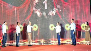Khai mạc 