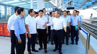 Lãnh đạo Thành phố kiểm tra công tác vận hành Metro Nhổn - Ga Hà Nội, đôn đốc tiến độ ga ngầm S12