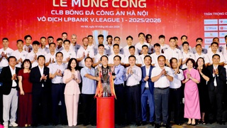 CLB Công an Hà Nội đón nhận Bằng khen của Bộ trưởng Bộ Công an và UBND Thành phố
