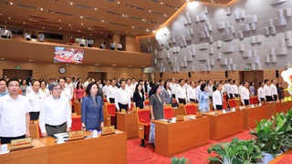 Khai mạc Kỳ họp thứ tư (kỳ họp chuyên đề) HĐND thành phố Hà Nội khoá XVII