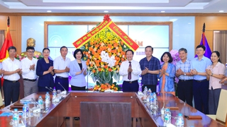 Chủ tịch HĐND Thành phố Phùng Thị Hồng Hà chúc mừng Đài Tiếng nói Việt Nam nhân kỷ niệm Ngày Báo chí Cách mạng Việt Nam
