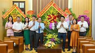 Phó Chủ tịch Thường trực HĐND Thành phố thăm, chúc mừng Báo Nhân Dân Ngày Báo chí Cách mạng Việt Nam