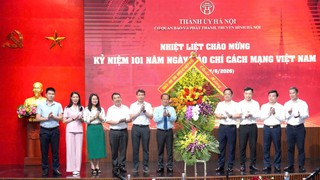 Lãnh đạo thành phố Hà Nội thăm, chúc mừng Cơ quan Báo và Phát thanh, Truyền hình Hà Nội