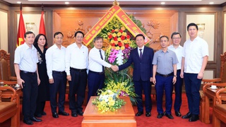 Chủ tịch UBND Thành phố Vũ Đại Thắng thăm, chúc mừng các cơ quan báo chí