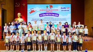 Phường Tây Hồ trao giải cuộc thi vẽ tranh “Ông bà trong trái tim em - Sắc màu 85 năm Đội Thiếu niên tiền phong Hồ Chí Minh”
