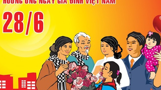Tặng Bằng khen cho 9 hộ Gia đình văn hóa tiêu biểu