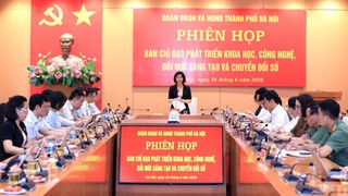 Chủ tịch HĐND Thành phố Phùng Thị Hồng Hà yêu cầu tăng tốc các nhiệm vụ chuyển đổi số