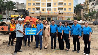 Công đoàn Thủ đô tiếp sức công nhân trên công trình trọng điểm