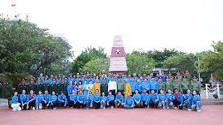 Khen thưởng thành tích tham gia Đoàn Đại biểu thành phố Hà Nội đi thăm, động viên quân và dân quần đảo Trường Sa; cán bộ, chiến sỹ Nhà giàn DK-I