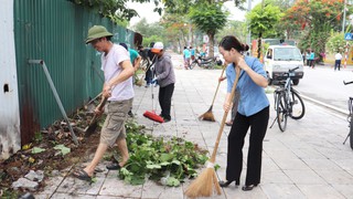 Phường Kiến Hưng: Tổng vệ sinh môi trường tuyến phố Hoàng Đôn Hòa