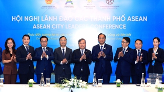 Hà Nội và Luang Prabang mở rộng không gian hợp tác trong kỷ nguyên số
