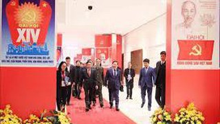 Khen thưởng thành tích xuất sắc trong quá trình triển khai, tổ chức, phục vụ Đại hội khóa XIV của Đảng