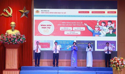 Đảng ủy phường Thanh Xuân: tiếp nhận, thành lập 90 tổ chức Đảng trực thuộc, phát động phong trào “Bình dân học vụ số”
