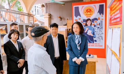 Hanoi vice chairwoman inspects election preparations in Hong Ha Ward ahead of voting day