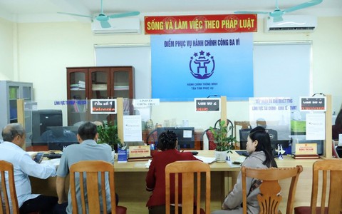 Triển khai ủy quyền giải quyết thủ tục hành chính của Chủ tịch UBND cấp xã cho công chức thuộc UBND cấp xã theo Nghị quyết số 41/2025/NQ-HĐND của Hội động nhân dân Thành phố tại xã Ba Vì