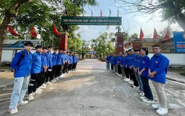 Hợp nhất 02 Trung tâm Giáo dục nghề nghiệp - Giáo dục thường xuyên Sơn Tây và Phúc Thọ thành Trung tâm Giáo dục nghề nghiệp - Giáo dục thường xuyên số 9 - Hà Nội