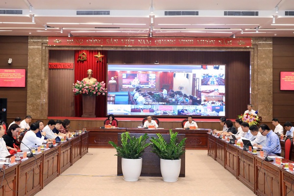 Thường trực Thành ủy, HĐND, UBND thành phố Hà Nội giao ban với lãnh đạo xã, phường về vận hành mô hình chính quyền địa phương 2 cấp