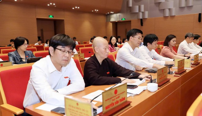 Hanoi permits agricultural and tourism use of riverside alluvial land