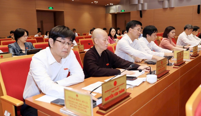 Hanoi expands eligibility for voluntary social and health insurance support policies