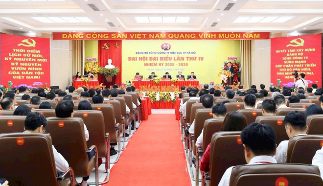 EVNHANOI pushes for dual transition