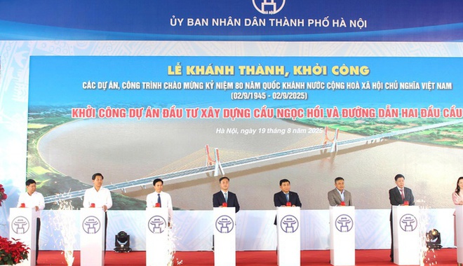 Hanoi starts construction of Ngoc Hoi Bridge