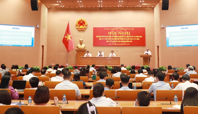 Hanoi officials confront challenges in handling administrative procedures