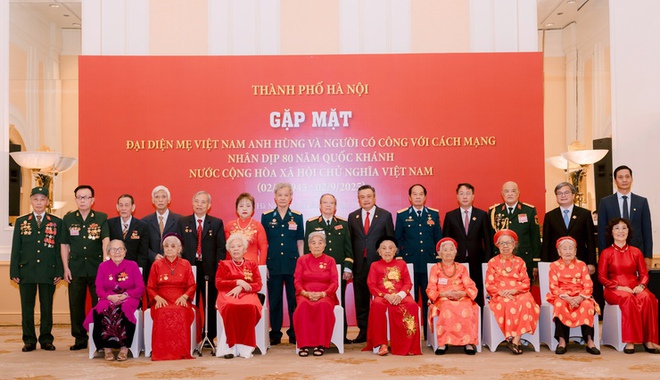 Hanoi honors heroic mothers, revolution contributors on 80th National Day