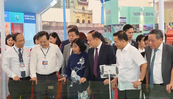 Hanoi leaders visit capital exhibition spaces at National Exhibition Center