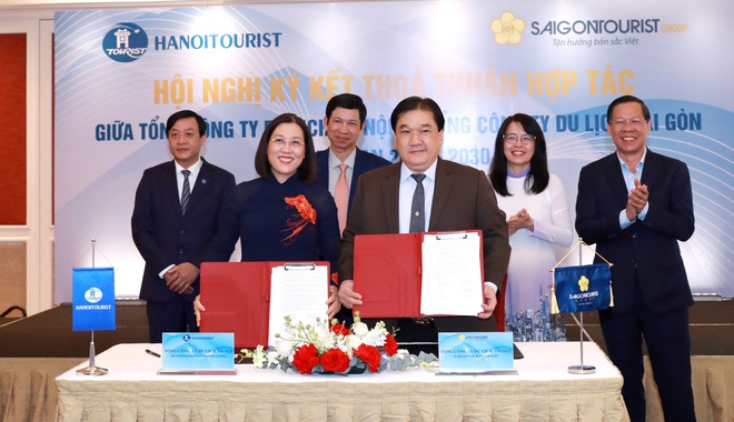Two leading tourism corporations sign strategic cooperation agreement