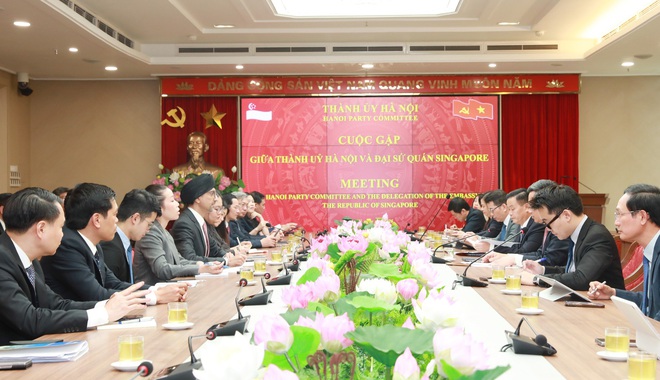 Hanoi, Singapore deepen cooperation in training officials for major transitions