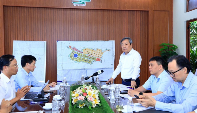 Hanoi urges faster progress on Yen Ky cemetery park project