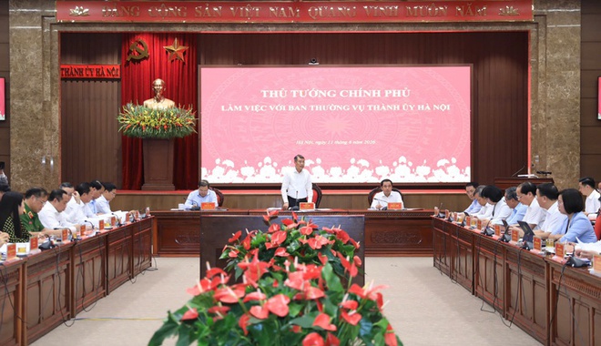 Prime Minister Le Minh Hung works with Hanoi Party Committee Standing Board