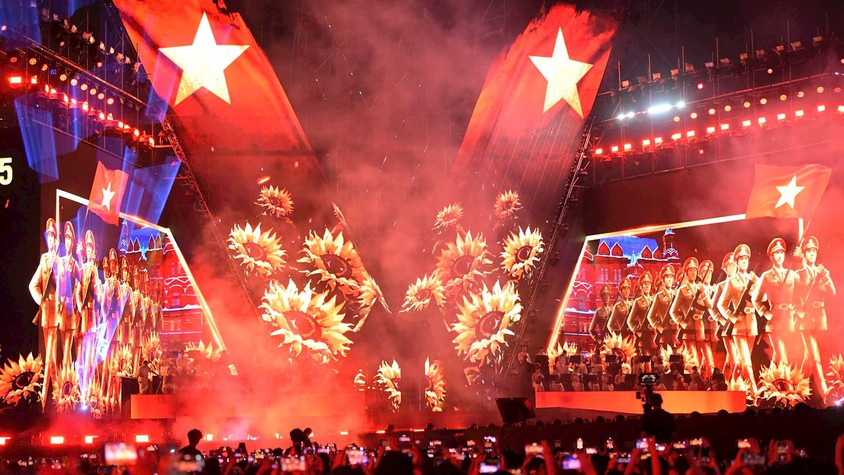 “Concert quốc gia” - “Tổ quốc trong tim”: Hùng tráng, xúc động và tự hào
