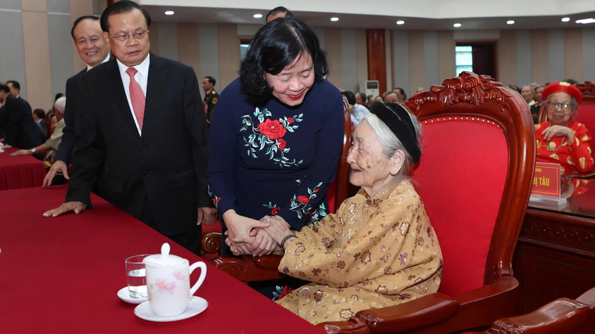 Hà Nội gặp mặt đại biểu cán bộ lão thành cách mạng, người có công tiêu biểu