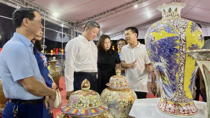 Tôn vinh tinh hoa thủ công Hà Nội tại Hội chợ triển lãm, quà tặng Thủ đô năm 2025