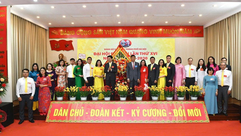 Đảng bộ Bưu điện thành phố Hà Nội: Phấn đấu dẫn đầu cả nước về chuyển đổi số trong khối bưu chính
