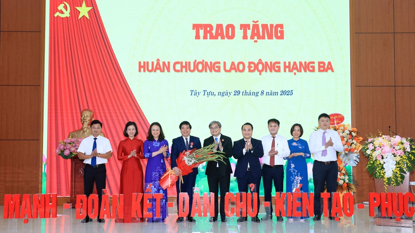 Phường Tây Tựu tổng kết phong trào thi đua và công tác khen thưởng giai đoạn 2020-2025
