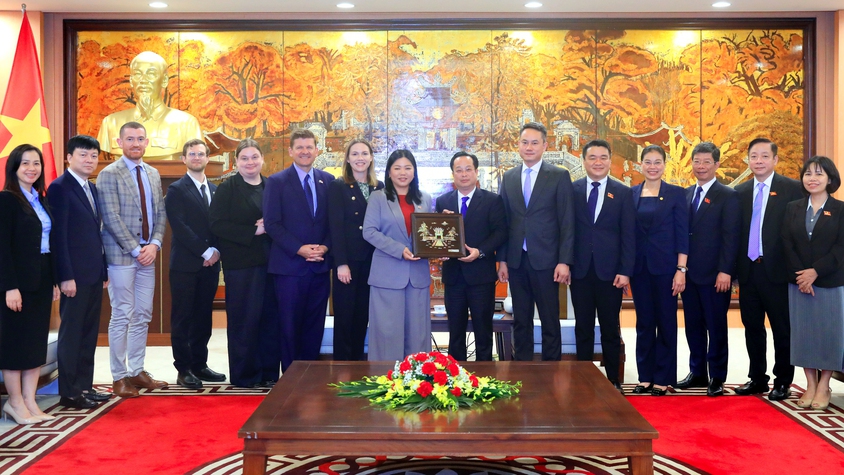 Phó Chủ tịch Thường trực HĐND Thành phố Trần Thế Cương tiếp Đoàn Đại biểu Hội đồng giao lưu chính trị Australia