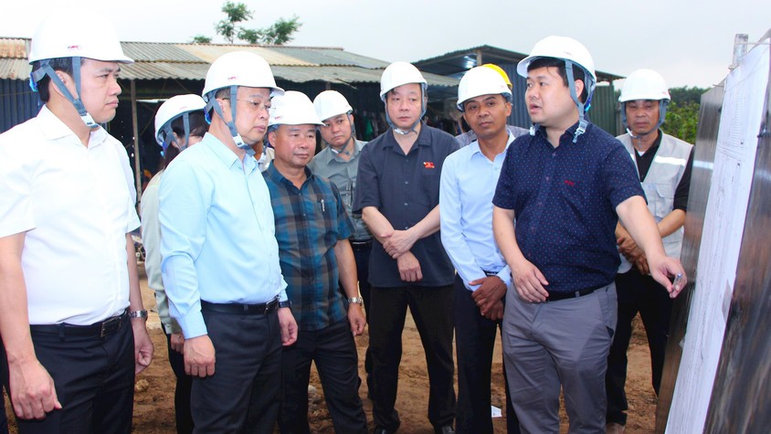 Thường trực HĐND Thành phố giám sát việc triển khai các dự án thoát nước, việc chống úng ngập trên địa bàn Thành phố