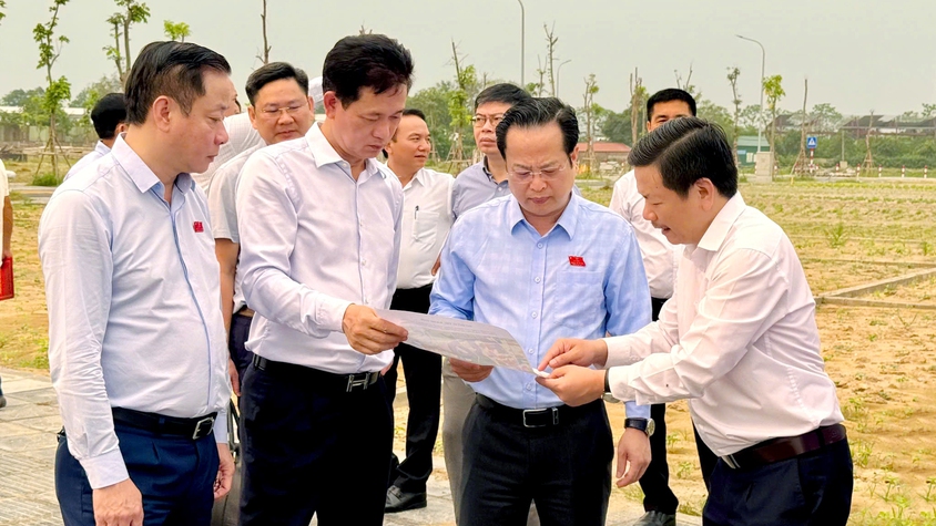 Thường trực HĐND Thành phố giám sát chuyên đề việc triển khai những dự án lớn, quan trọng